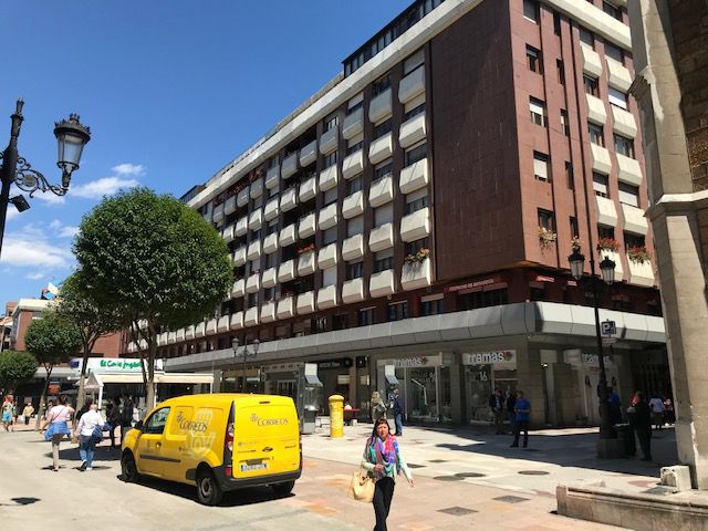 Servicios para el demandante.  en Oviedo