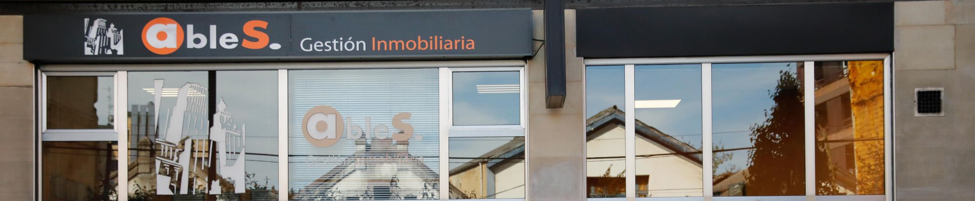 ¿Está interesado en vender o alquilar su inmueble o traspasar su negocio?. INMOBILIARIA ABLES en Oviedo